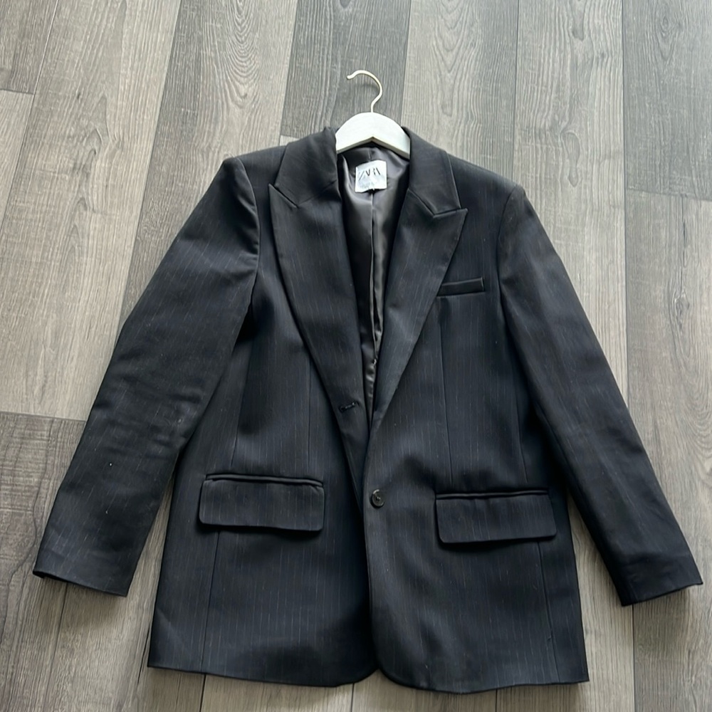 Zara women’s blazer.